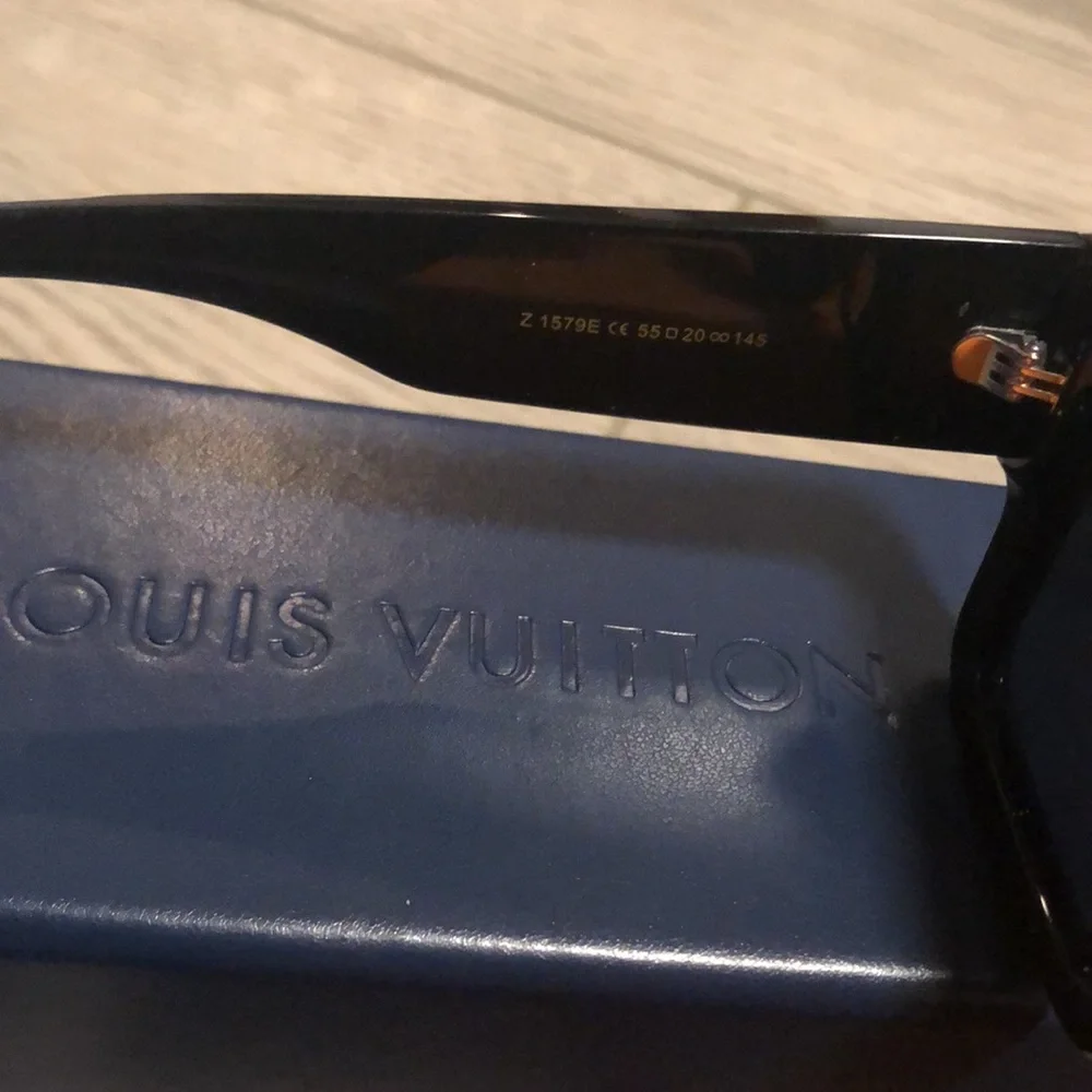 LV Clash Square Sunglasses Z1579E used once